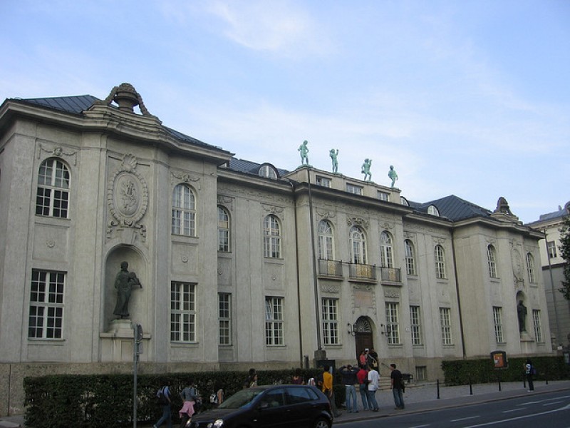 http://img5.arrivo.ru/c81e/eb/28660/6/salzburg-Mozarteum-flickr.com-pato_DaNKo.jpg