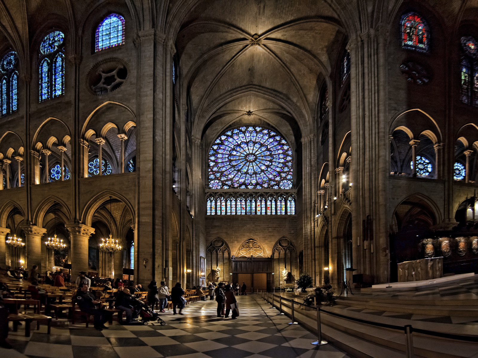 собор парижской богоматери изнутри